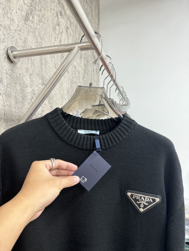 Pra*a sweater